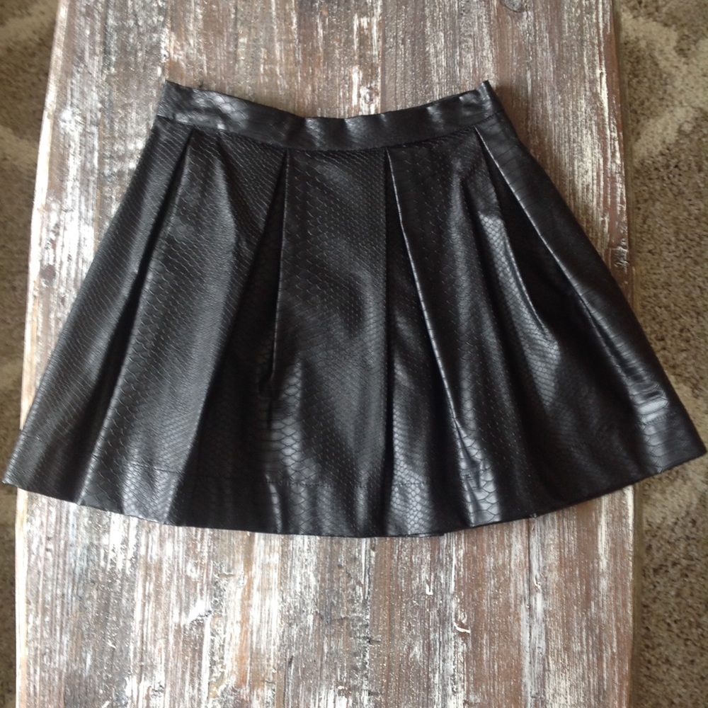 Snake skin faux leather skirt